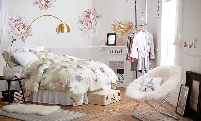 Meet Mingle 3 Fun Dorm Games To Break The Ice Pottery Barn Teen