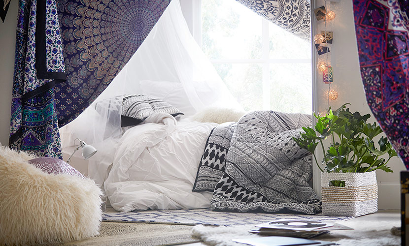 Privacy Please How To Create A Room Divider In Your Dorm Pb Keep It Simple With Stylish Curtains