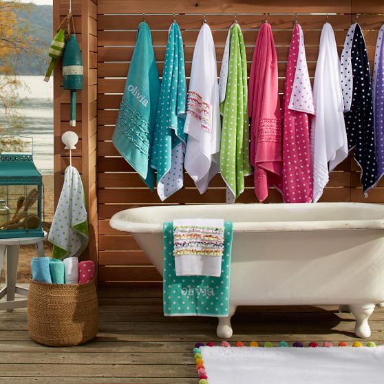 Painted ZigZag Ruffle Bath Towels PBteen