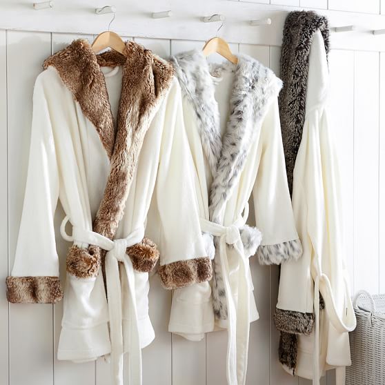 fur collar robe