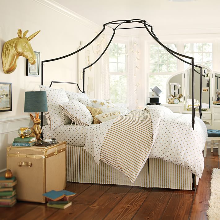 Maison Canopy Bed Pb