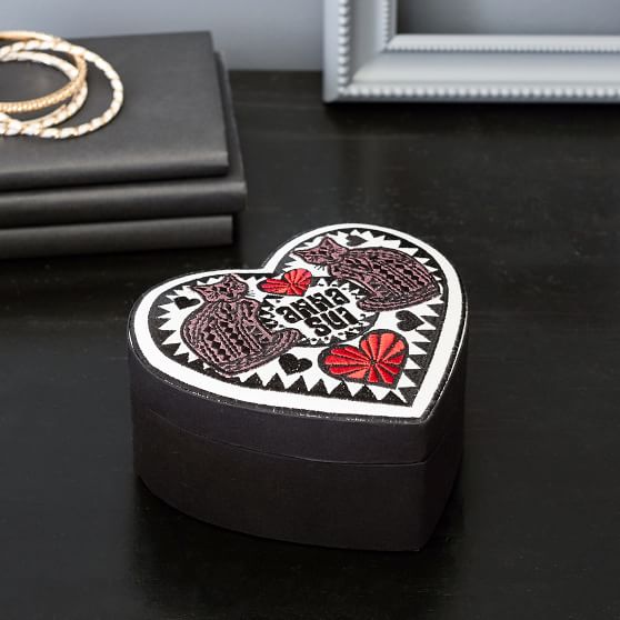 Anna Sui Embroidered Heart Jewelry Box PBteen