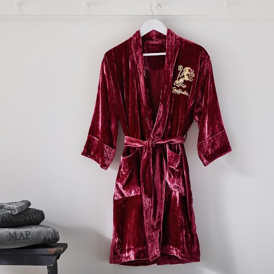 HARRY POTTER™ GRYFFINDOR™ Velvet Teen Robe | Pottery Barn Teen