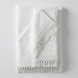 College Towels & Dorm Bath Mats | Pottery Barn Teen