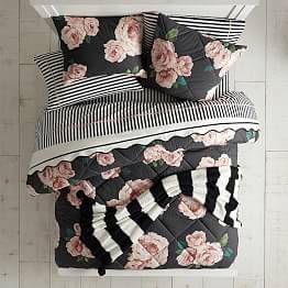 The Emily & Meritt Bed of Roses Quilt - Get The Look