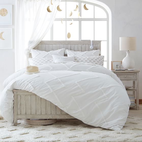 Beadboard Basic Bed